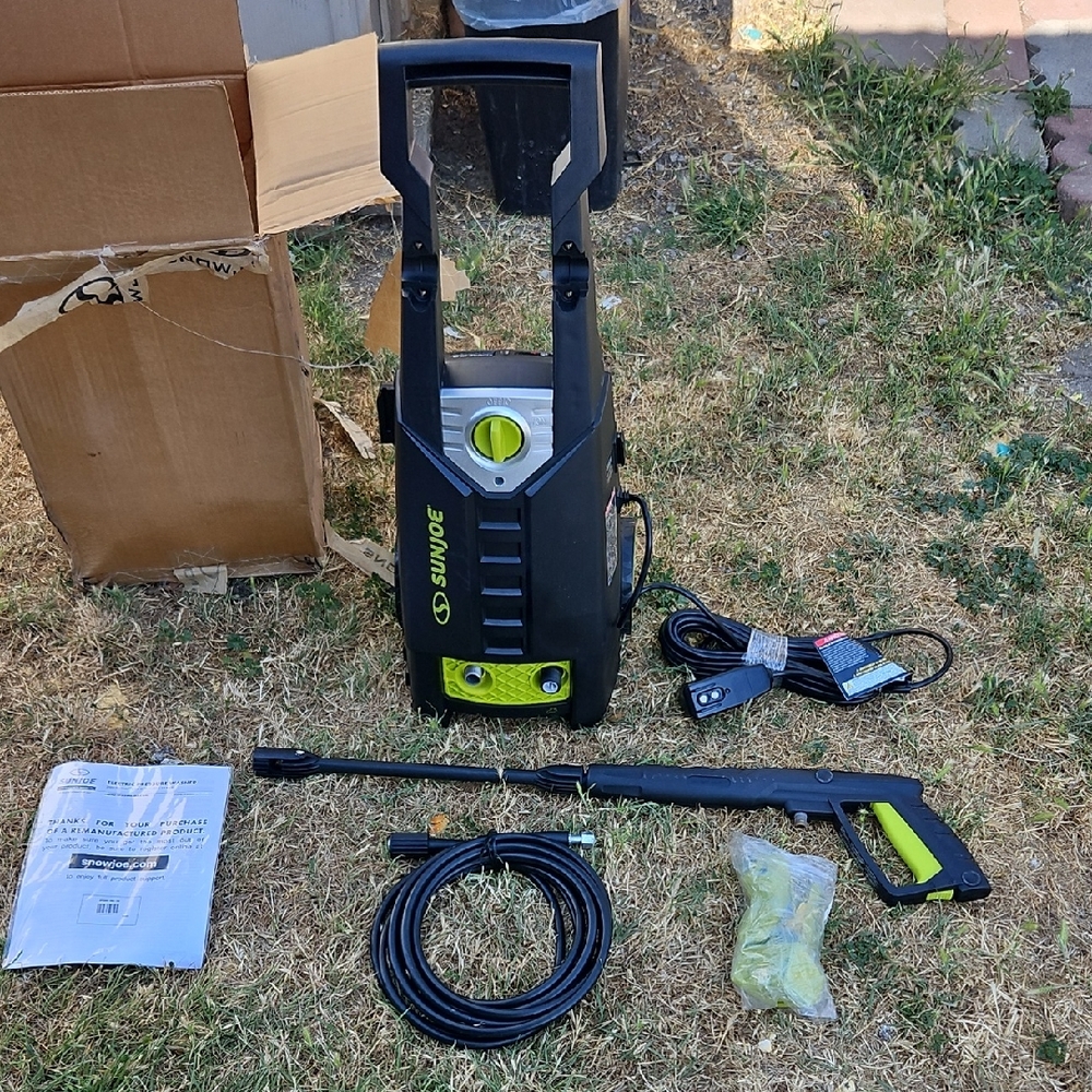 Sunjoe Eleetric Pressure Wahser Electric Pressure Washer - Black and Green